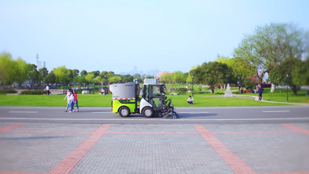 Street sweeper in Changsha taken by an unmanned vehicle