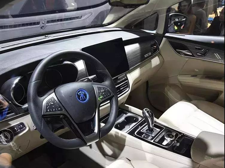 Song MAX plug-in hybrid interior