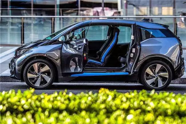 BMW i3