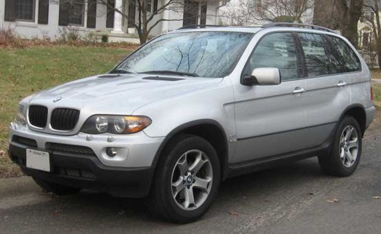 ▲ First-generation BMW X5