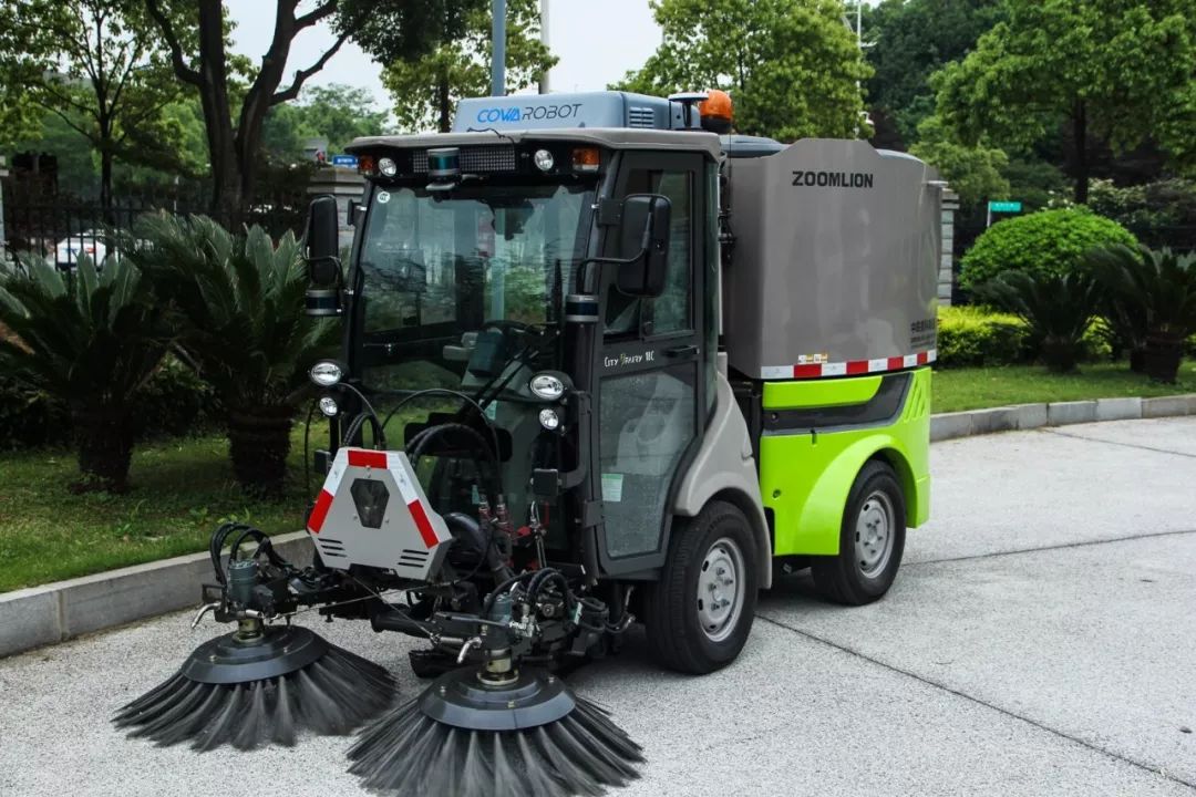 Unmanned floor-sweeping robot taken in Changsha