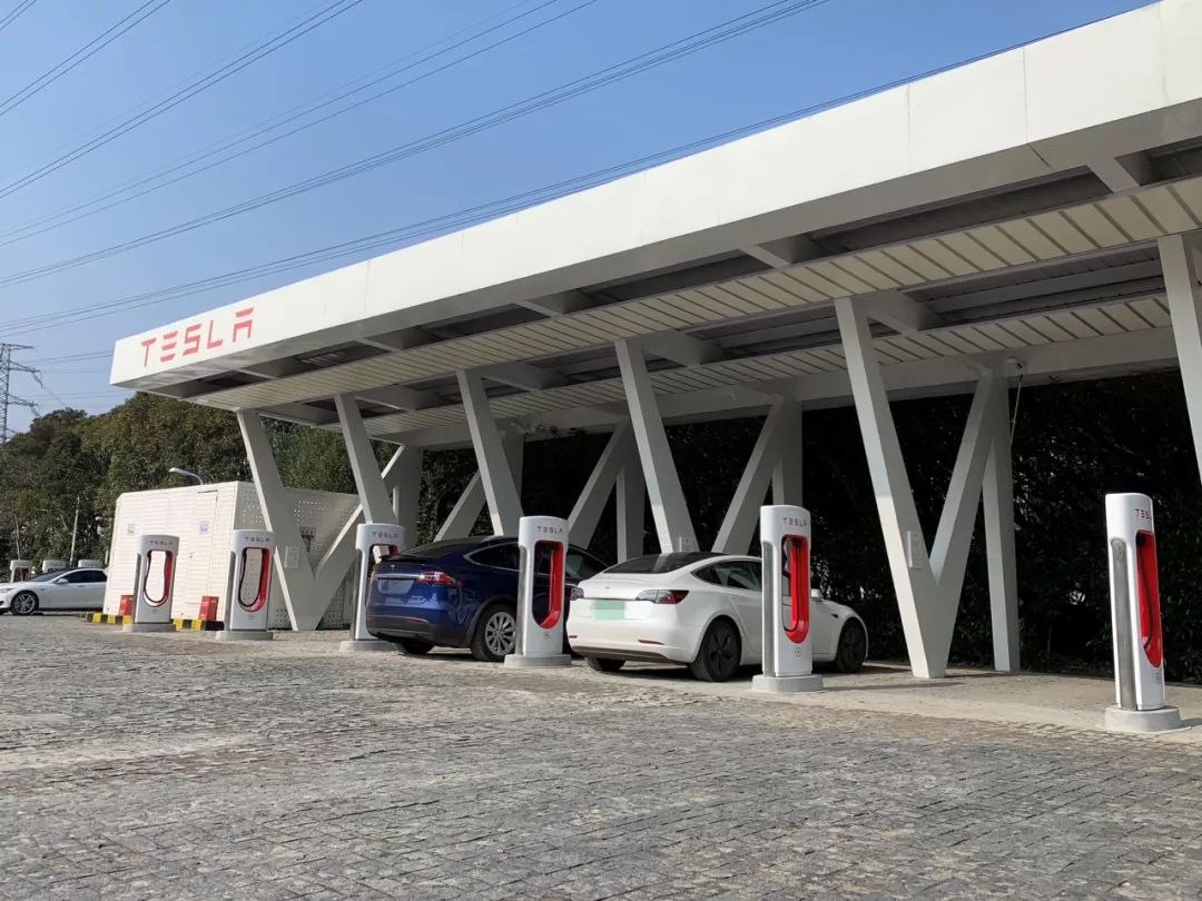 Tesla V3 Shanghai Jinqiao supercharger