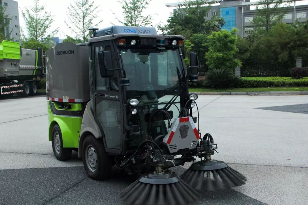 Unmanned floor-sweeping robot taken in Changsha